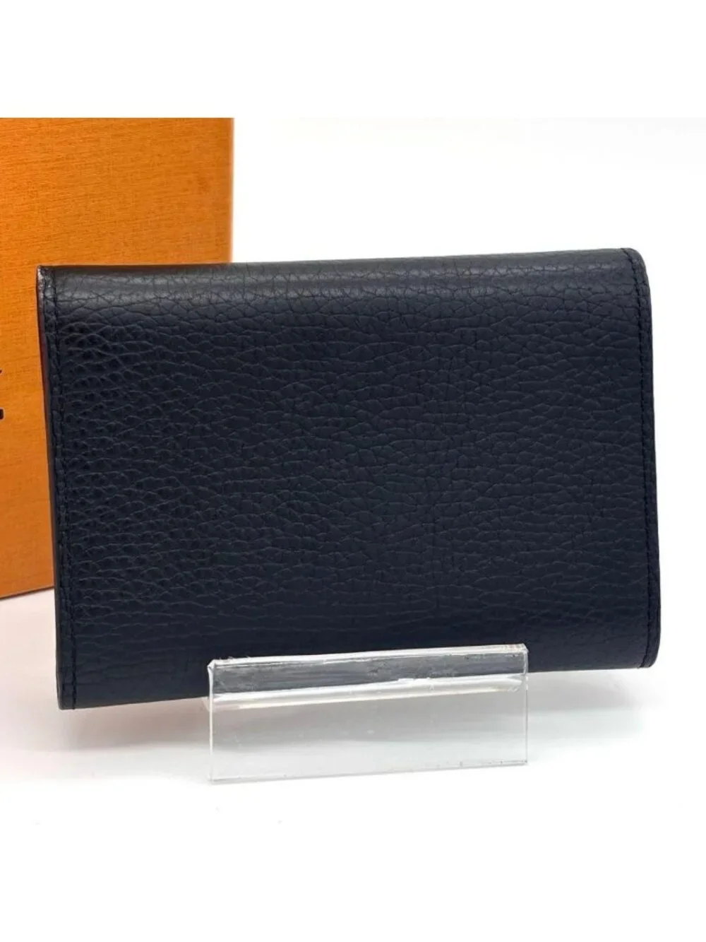 Louis Vuitton Portefeuille Capucines Compact Trifold Wallet